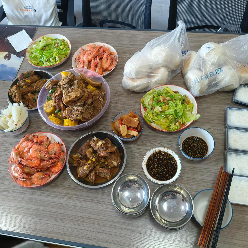 Шефовите готват ручек за сите!